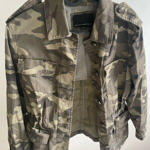 Banana Republic Camo Utility Jacket – Women’s Size XS